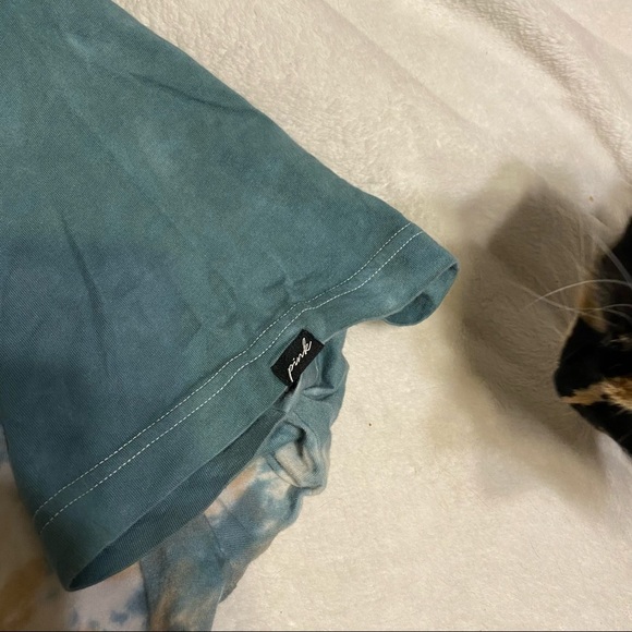 VS PINK tie dye tee - Picture 5 of 5